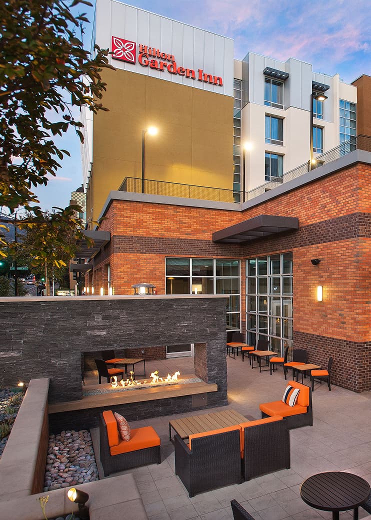 Hilton Garden Inn Burbank Downtown photo 1