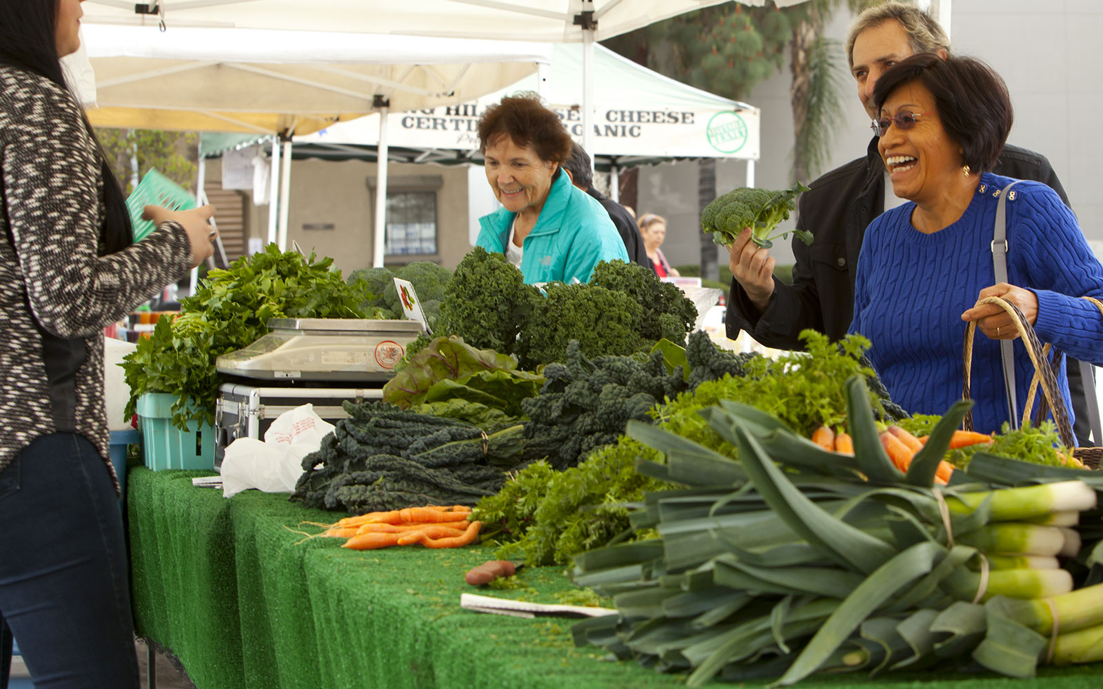 Burbank Farmers Market photo 3