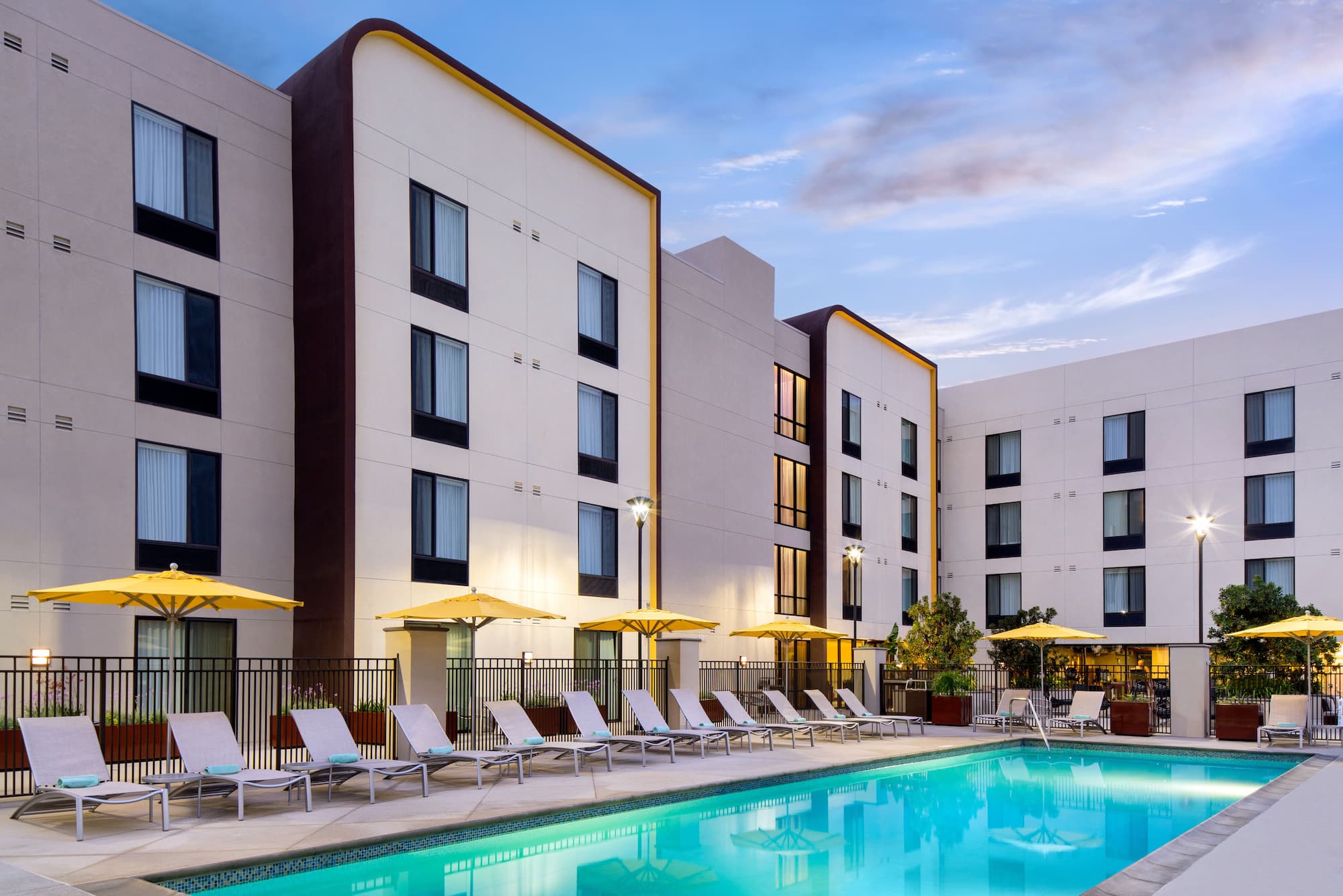 SpringHill Suites by Marriott Los Angeles Burbank/Downtown photo 2