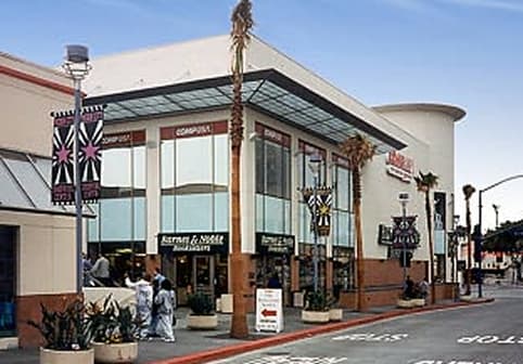 Storefront at Burbank Town Center